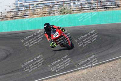 media/Apr-20-2025-AHRMA (Sun) [[393a79c373]]/Race/Group 11 early race/Turn 4b/